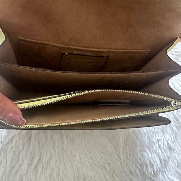 NWT! COACH CROSSBODY - Picture 5 of 10